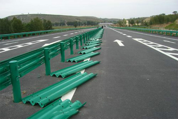 自贡波形护栏的维护与管理确保道路安全的关键步骤