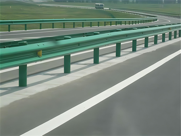 自贡高速护栏板守护安全广泛应用于多个行业